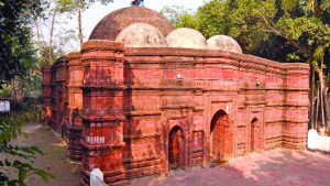 ধ্বংস হয়ে যাচ্ছে কালের সাক্ষী সতশ বছরের মসজিদগুলো