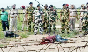 ৩২ ঘন্টা পর দুই বাংলাদেশীর লাশ ফেরত দিল বিএসএফ