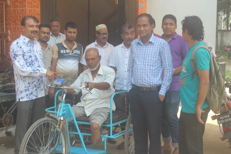 দু’পা হারানো সাব্দার আলী পেলেন ইঞ্জিন চালিত হুইল চেয়ার