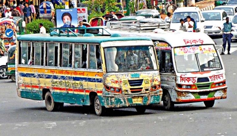 ইফতারের জন্য বাস থামাতে বলায় ধাক্কা, চাকায় পিষে মরলো রোজাদার যুবক